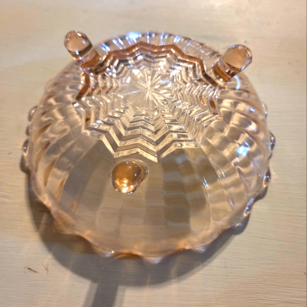 Vintage 1930's Manhattan Pink Scalloped Depression Glass Star Pattern - Picture 4 of 4